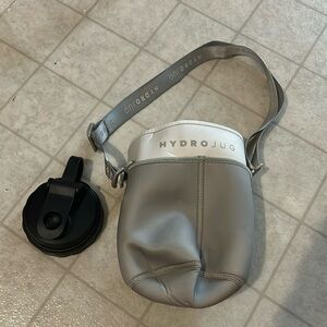 Hydrojug Green and tan hydrojug sleeve‎ extra black lid